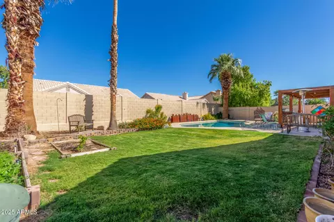 Exterior - 4026 E Summerhaven Dr, Phoenix, AZ 85044 photo 11 of 16
