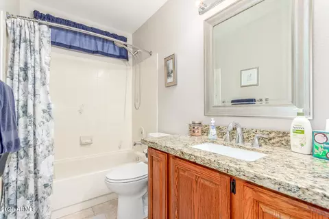 Bath - 4026 E Summerhaven Dr, Phoenix, AZ 85044 photo 3 of 4