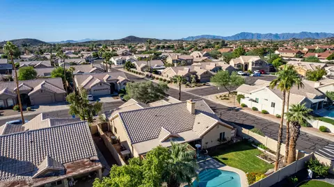 View/Area - 4026 E Summerhaven Dr, Phoenix, AZ 85044 photo 9 of 19