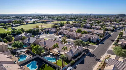 View/Area - 4026 E Summerhaven Dr, Phoenix, AZ 85044 photo 15 of 19