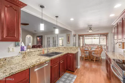 Kitchen - 4026 E Summerhaven Dr, Phoenix, AZ 85044 photo 4 of 4