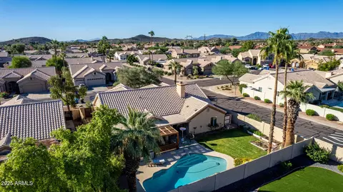 View/Area - 4026 E Summerhaven Dr, Phoenix, AZ 85044 photo 4 of 19