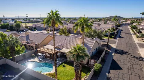 View/Area - 4026 E Summerhaven Dr, Phoenix, AZ 85044 photo 5 of 19