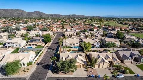 View/Area - 4026 E Summerhaven Dr, Phoenix, AZ 85044 photo 12 of 19