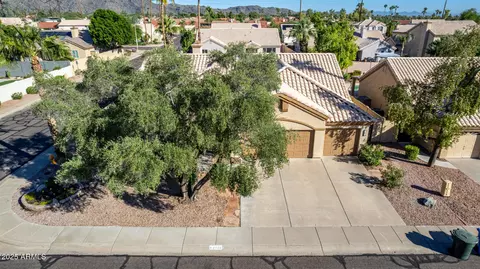 View/Area - 4026 E Summerhaven Dr, Phoenix, AZ 85044 photo 18 of 19
