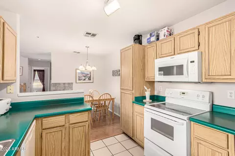 Kitchen - 1633 E Lakeside Dr #161, Gilbert, AZ 85234 photo 3 of 3