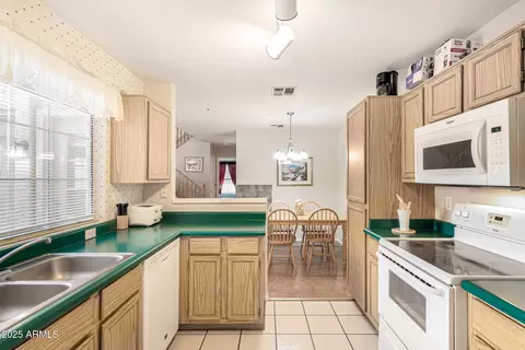 Kitchen - 1633 E Lakeside Dr #161, Gilbert, AZ 85234 photo 2 of 3