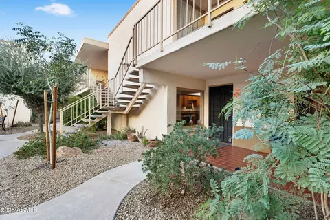 Exterior - 3030 E Clarendon Ave #6, Phoenix, AZ 85016 photo 2 of 8