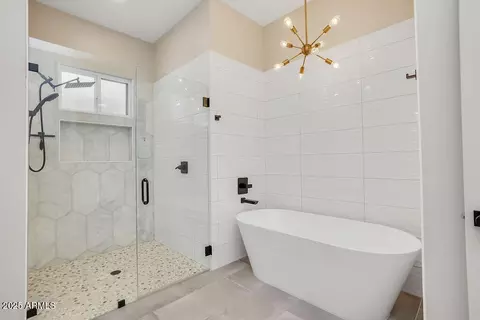 Bath - 4102 E Pinchot Ave, Phoenix, AZ 85018 photo 2 of 4
