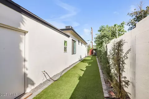 Exterior - 4102 E Pinchot Ave, Phoenix, AZ 85018 photo 5 of 5