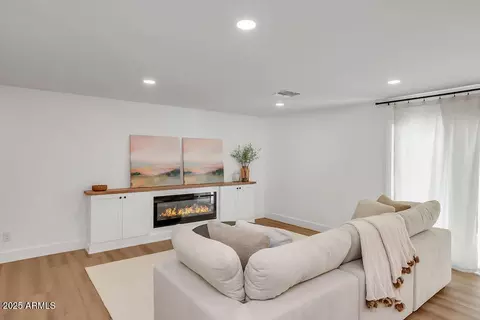 Living - 4102 E Pinchot Ave, Phoenix, AZ 85018 photo 2 of 3