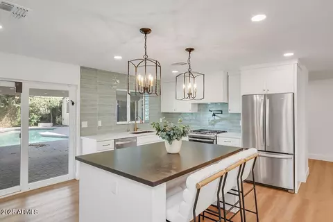 Kitchen - 4102 E Pinchot Ave, Phoenix, AZ 85018 photo 1 of 4