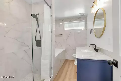 Bath - 4102 E Pinchot Ave, Phoenix, AZ 85018 photo 3 of 4