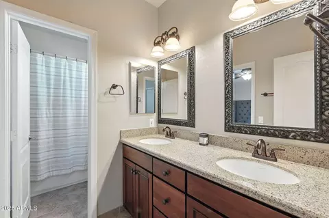 Bath - 5019 E La Mirada Way, Phoenix, AZ 85044 photo 5 of 6