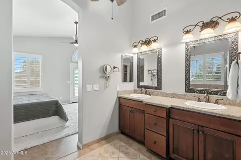 Bath - 5019 E La Mirada Way, Phoenix, AZ 85044 photo 4 of 6