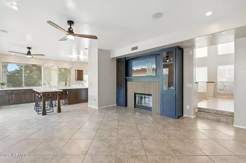 Living - 5019 E La Mirada Way, Phoenix, AZ 85044 photo 2 of 3