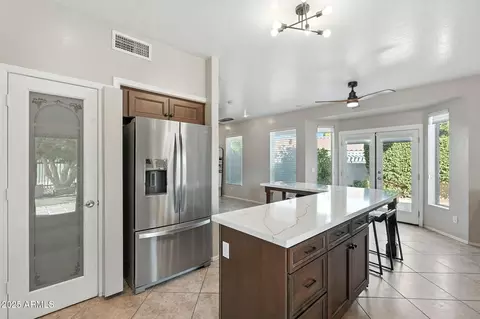 Kitchen - 5019 E La Mirada Way, Phoenix, AZ 85044 photo 1 of 7