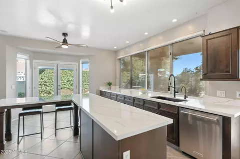 Kitchen - 5019 E La Mirada Way, Phoenix, AZ 85044 photo 7 of 7