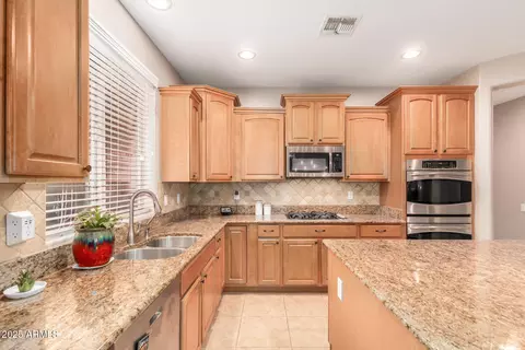 5606 W Cavedale Dr, Phoenix, AZ 85083 photo 8