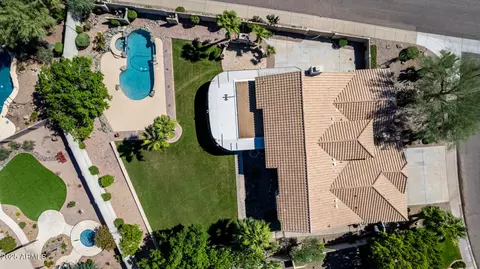 1304 W Amberwood Dr, Phoenix, AZ 85045