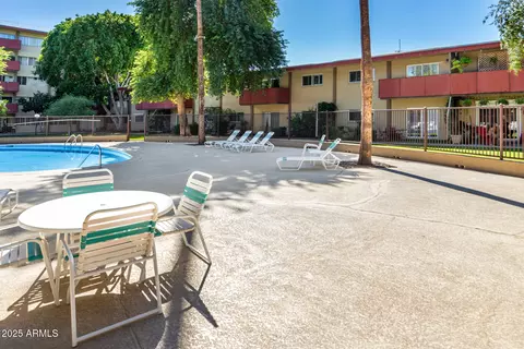 Exterior - 353 E Thomas Rd #C101, Phoenix, AZ 85012 photo 6 of 6