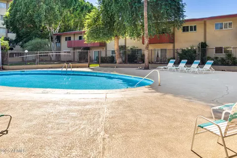 Exterior - 353 E Thomas Rd #C101, Phoenix, AZ 85012 photo 5 of 6