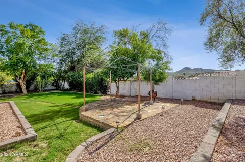 Exterior - 2041 E Karen Dr, Phoenix, AZ 85022 photo 9 of 12