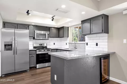 Kitchen - 2041 E Karen Dr, Phoenix, AZ 85022 photo 1 of 2
