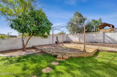Exterior - 2041 E Karen Dr, Phoenix, AZ 85022 photo 7 of 12