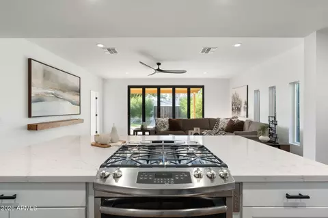 Kitchen - 3739 E Fairmount Ave, Phoenix, AZ 85018 photo 5 of 6