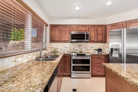 Kitchen - 3346 E Tanglewood Dr, Phoenix, AZ 85048 photo 3 of 3