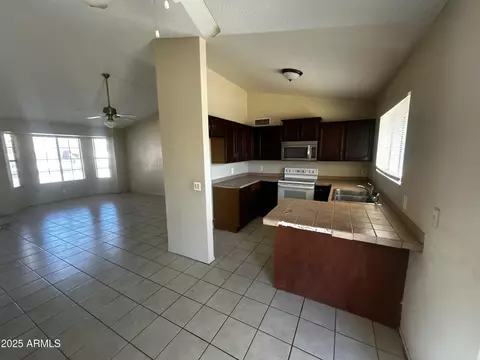6539 E Ingram St, Mesa, AZ 85205 photo 3
