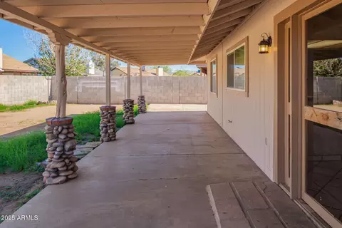 Exterior - 8010 W Westview Dr, Phoenix, AZ 85033 photo 4 of 6