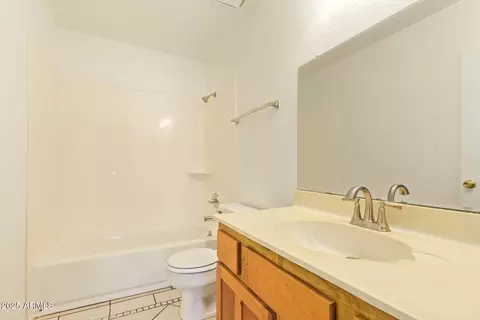 Bath - 8010 W Westview Dr, Phoenix, AZ 85033 photo 1 of 2