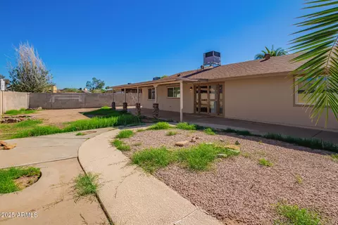 Exterior - 8010 W Westview Dr, Phoenix, AZ 85033 photo 6 of 6