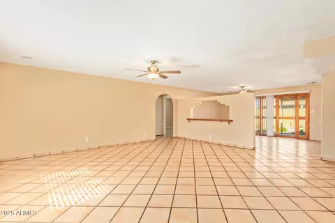 Living - 8010 W Westview Dr, Phoenix, AZ 85033 photo 1 of 4