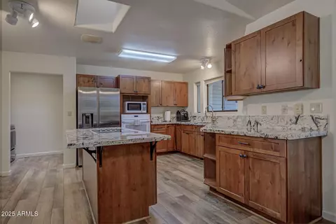 Kitchen - 6253 W Sharyn Rd, Pine, AZ 85544 photo 2 of 9