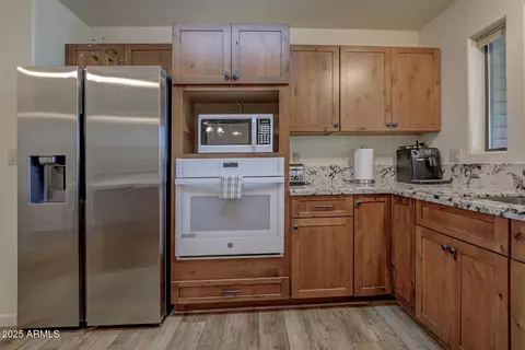 Kitchen - 6253 W Sharyn Rd, Pine, AZ 85544 photo 5 of 9