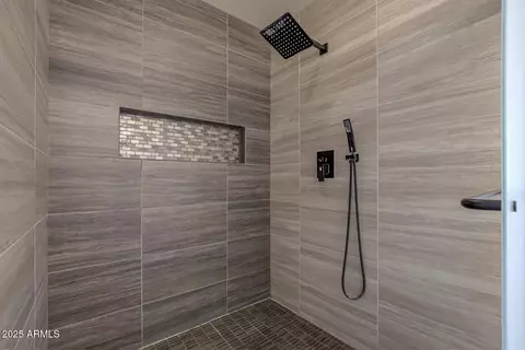 Bath - 6253 W Sharyn Rd, Pine, AZ 85544 photo 1 of 3