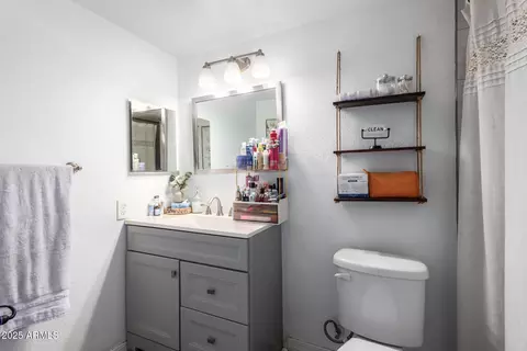 Bath - 17809 N 34th Ave, Phoenix, AZ 85053 photo 2 of 2