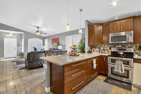 Kitchen - 3930 E Agave Rd, Phoenix, AZ 85044 photo 3 of 7