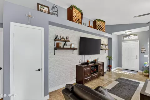 Entry Way - 3930 E Agave Rd, Phoenix, AZ 85044 photo 3 of 4