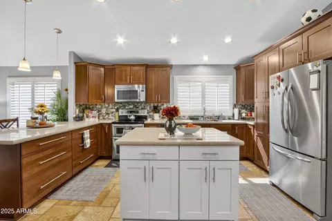Kitchen - 3930 E Agave Rd, Phoenix, AZ 85044 photo 7 of 7