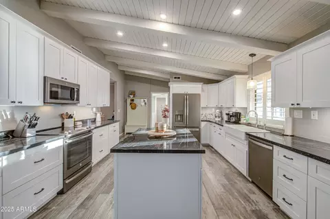 Kitchen - 2246 N N Frst, Mesa, AZ 85203 photo 7 of 8