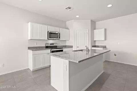 981 N 13th Pl, Coolidge, AZ 85128