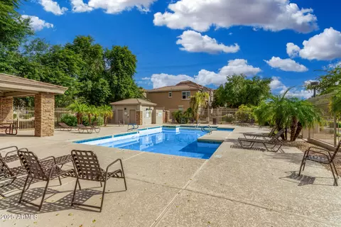 Exterior - 1314 S Owl Dr, Gilbert, AZ 85296 photo 8 of 9