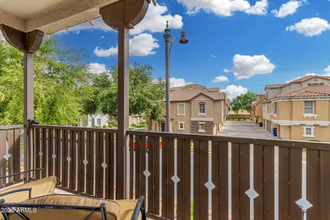Exterior - 1314 S Owl Dr, Gilbert, AZ 85296 photo 4 of 9