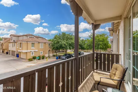 Exterior - 1314 S Owl Dr, Gilbert, AZ 85296 photo 6 of 9
