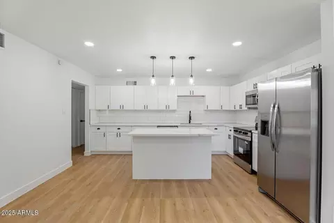 Kitchen - 8801 N 34th Ave, Phoenix, AZ 85051 photo 3 of 5