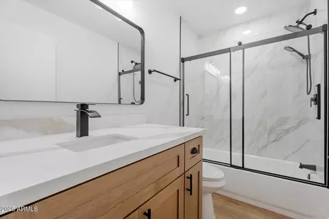 Bath - 8801 N 34th Ave, Phoenix, AZ 85051 photo 2 of 2